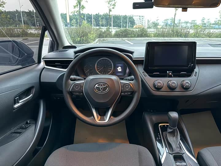 Фото 4 - Toyota Corolla