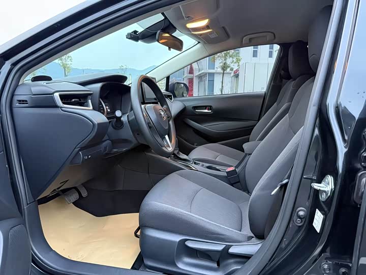 Фото 6 - Toyota Corolla