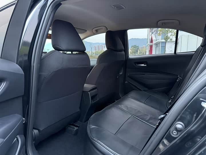 Фото 8 - Toyota Corolla