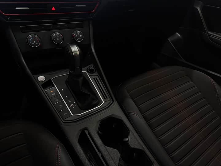 Фото 13 - Volkswagen Lavida