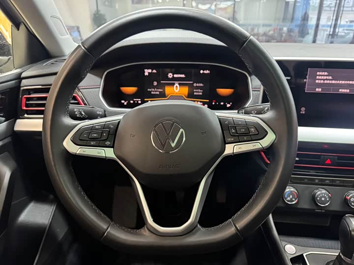 Фото 15 - Volkswagen Lavida