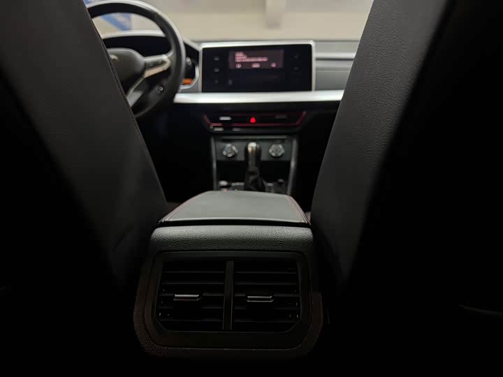 Фото 18 - Volkswagen Lavida