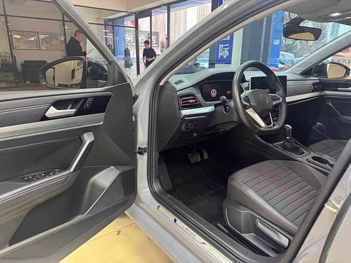 Фото 7 - Volkswagen Lavida