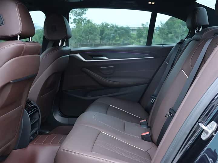 Фото 12 - BMW 5 Series