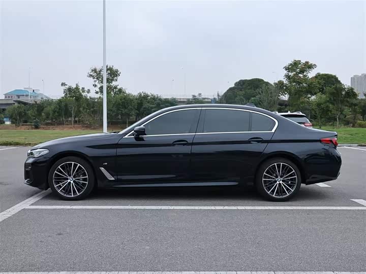 Фото 5 - BMW 5 Series