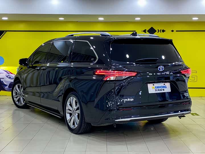 Фото 10 - Toyota Sienna