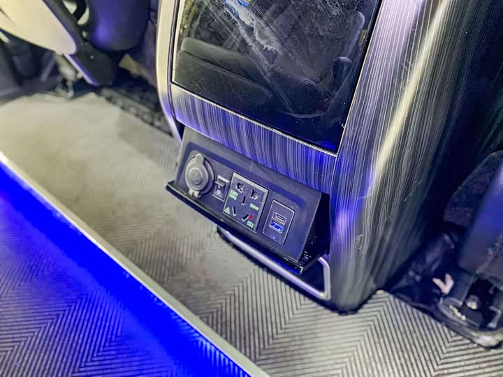 Фото 22 - Toyota Sienna