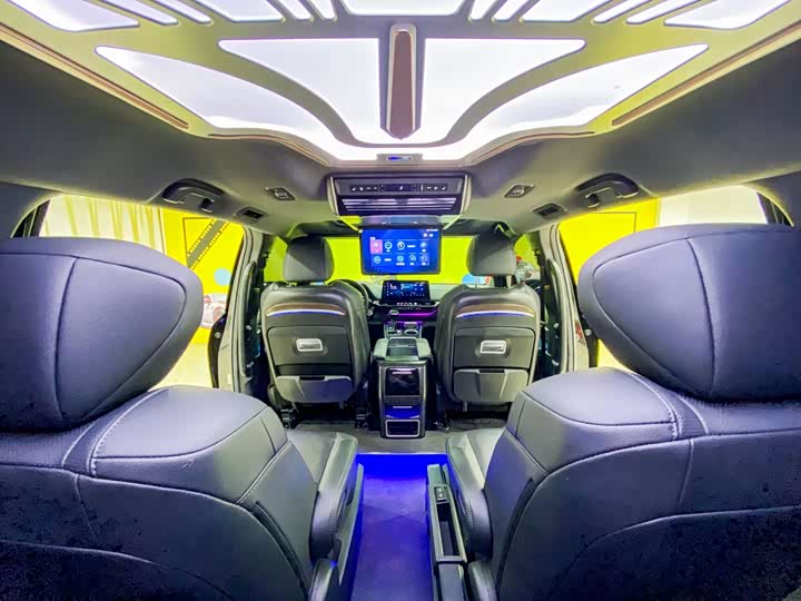 Фото 24 - Toyota Sienna