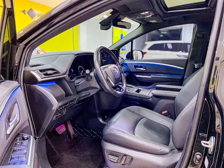 Фото 5 - Toyota Sienna