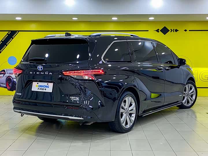 Фото 8 - Toyota Sienna