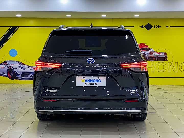 Фото 9 - Toyota Sienna