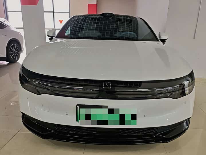 Фото 2 - Zeekr 007