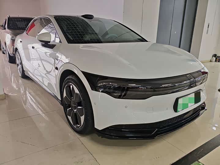 Фото 3 - Zeekr 007