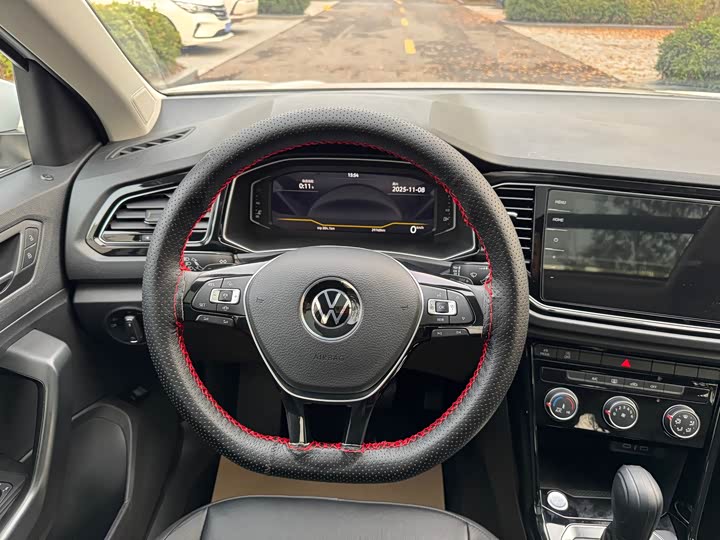 Фото 16 - Volkswagen T-Roc