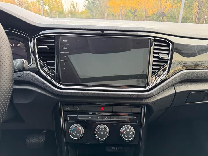 Фото 17 - Volkswagen T-Roc