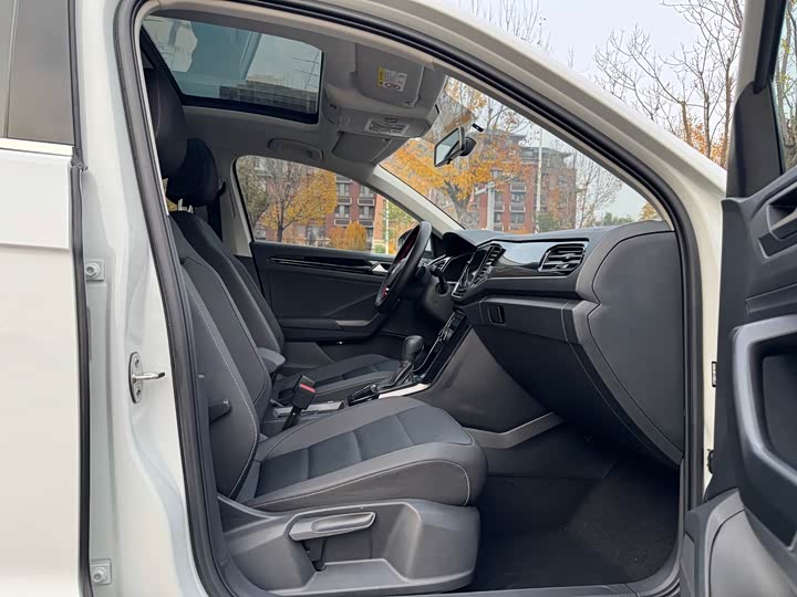 Фото 20 - Volkswagen T-Roc