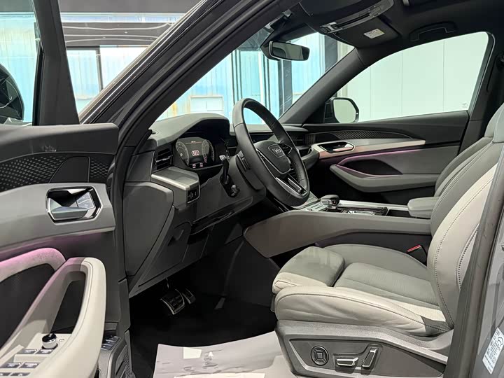 Фото 14 - Audi Q6