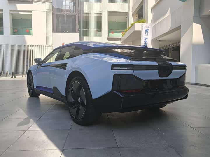 Фото 10 - HiPhi Z