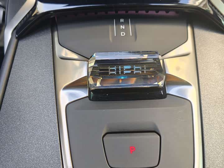 Фото 13 - HiPhi Z