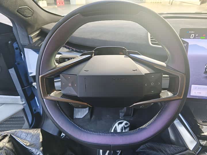 Фото 14 - HiPhi Z