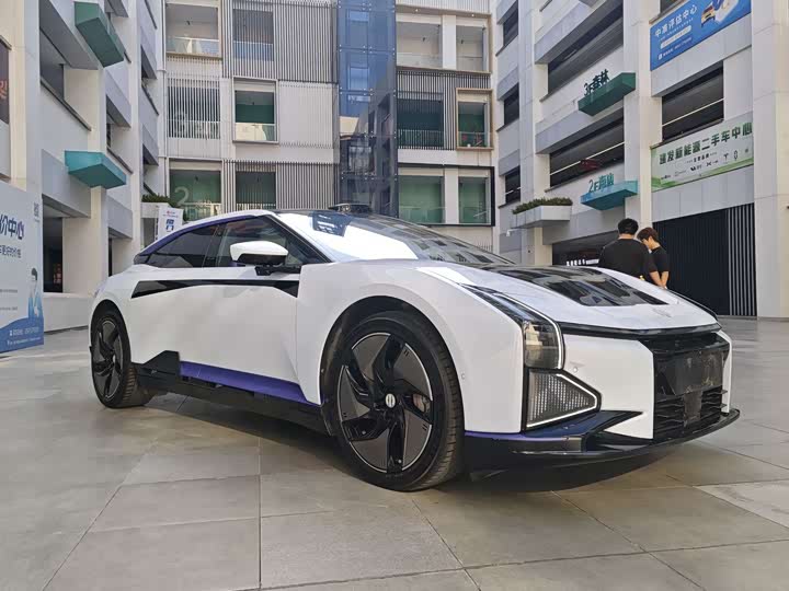 Фото 3 - HiPhi Z