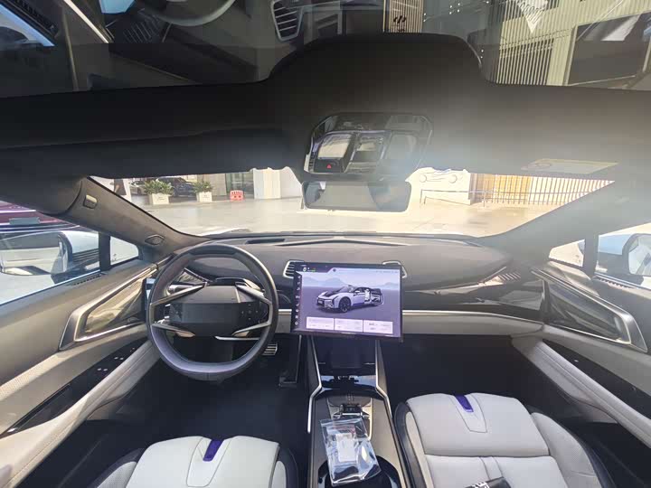 Фото 6 - HiPhi Z