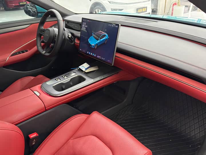 Фото 12 - Xiaomi SU7