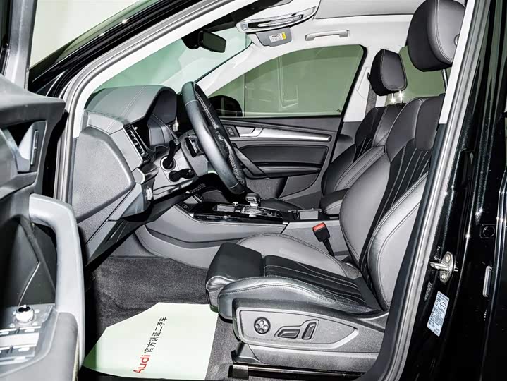 Фото 12 - Audi Q5L