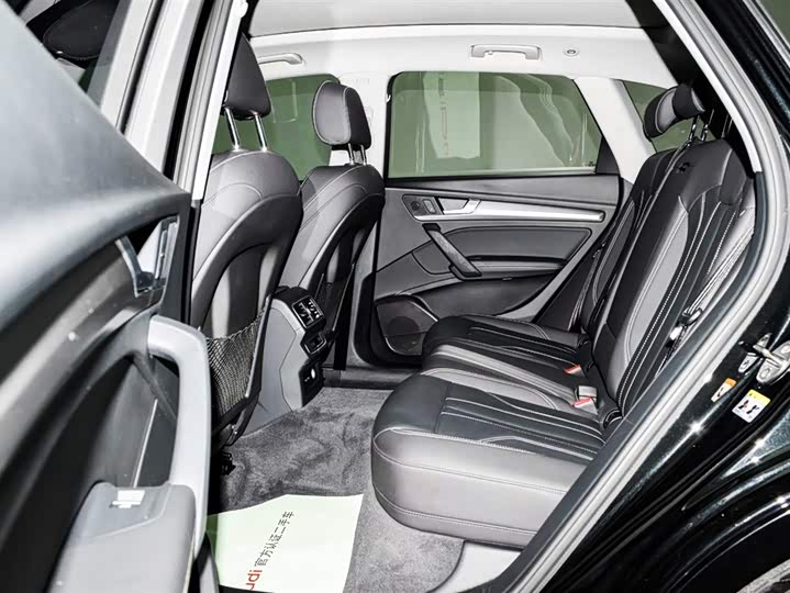 Фото 8 - Audi Q5L