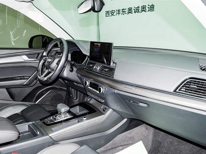 Фото 9 - Audi Q5L