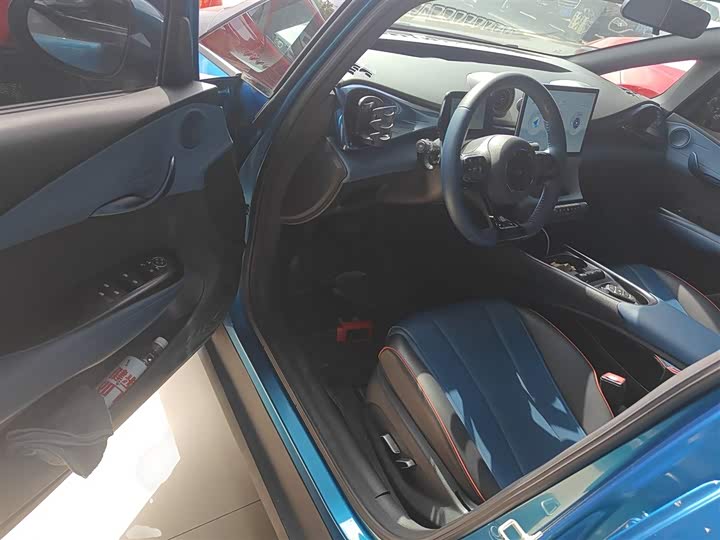 Фото 16 - BYD Dolphin