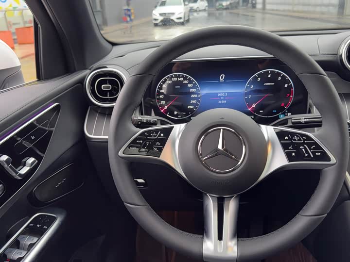 Фото 15 - Mercedes-Benz GLC-Class