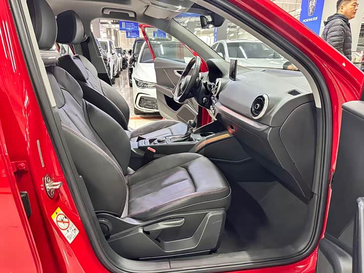 Фото 10 - Audi Q2L