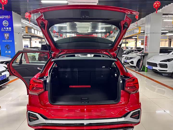 Фото 11 - Audi Q2L