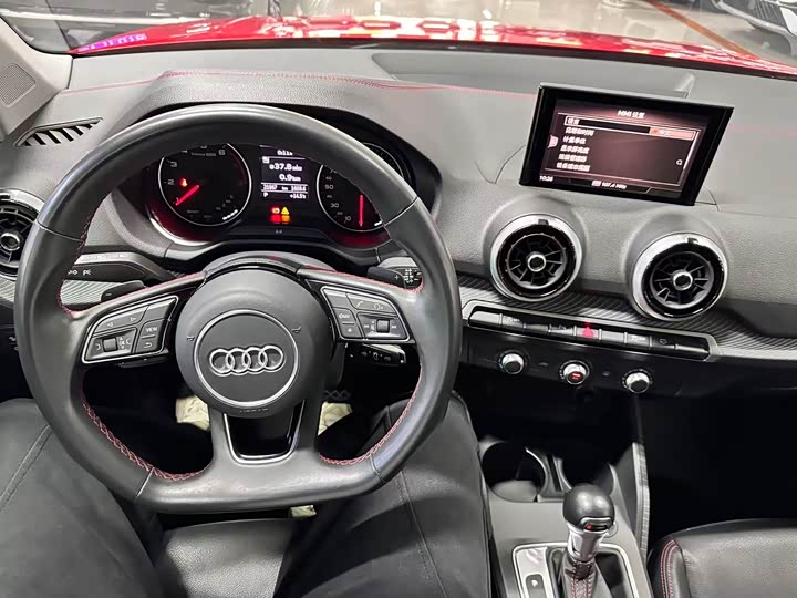 Фото 13 - Audi Q2L