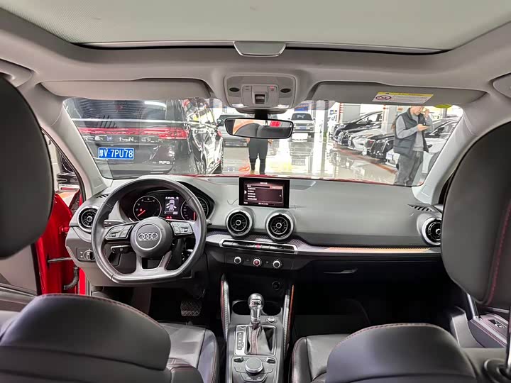 Фото 8 - Audi Q2L