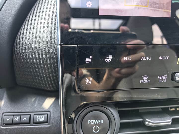 Фото 13 - Toyota bZ4X