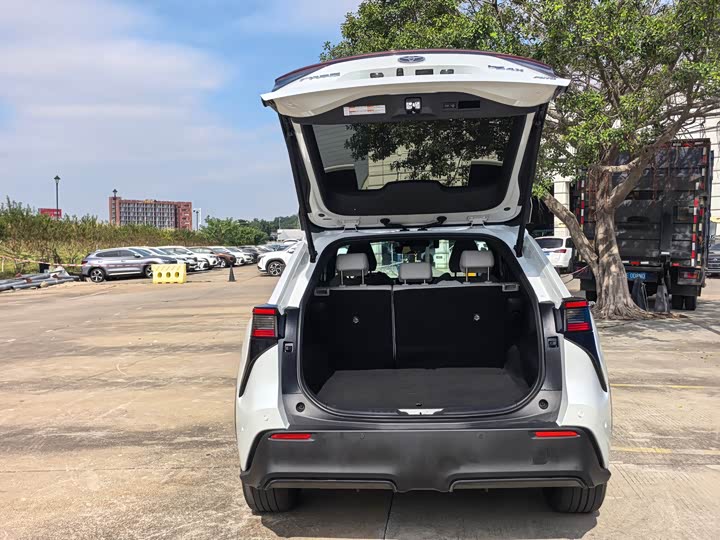 Фото 21 - Toyota bZ4X