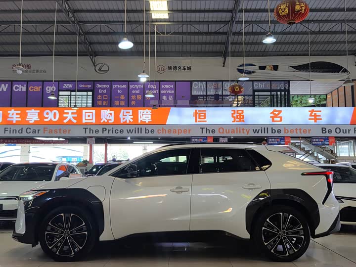 Фото 3 - Toyota bZ4X