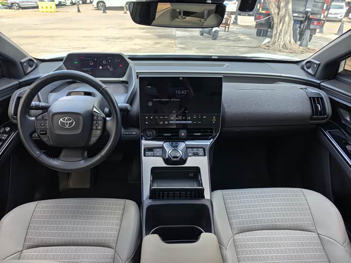 Фото 6 - Toyota bZ4X