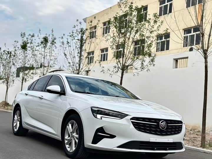 Фото 3 - Buick Regal