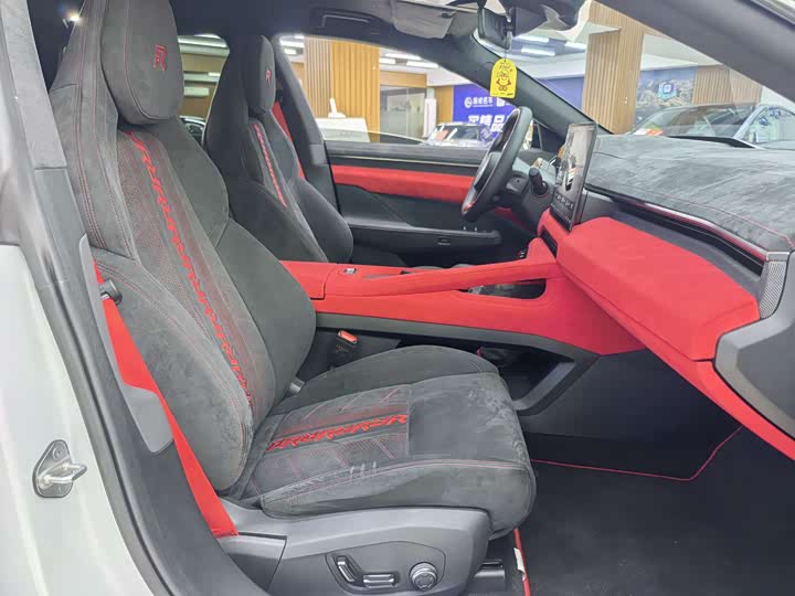 Фото 12 - Zeekr 001 FR