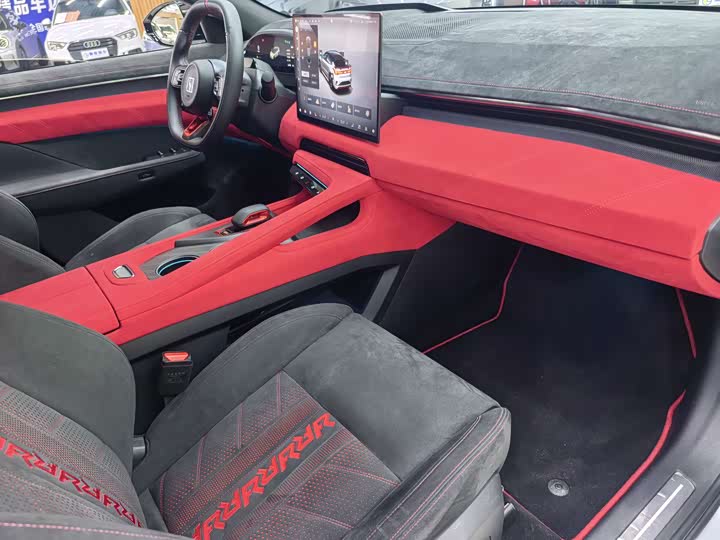 Фото 13 - Zeekr 001 FR