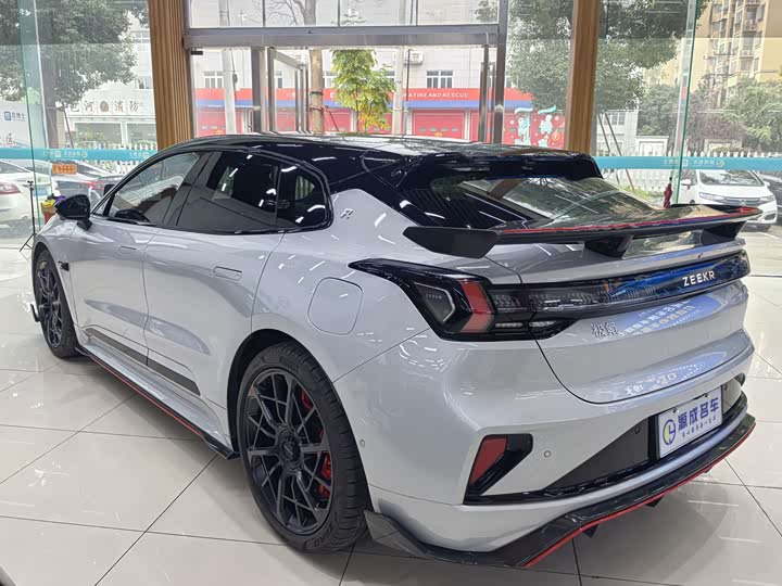 Фото 6 - Zeekr 001 FR