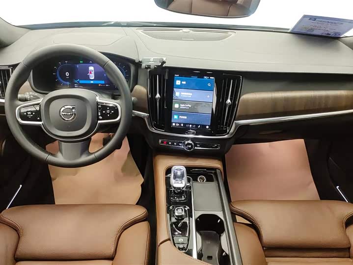 Фото 12 - Volvo S90