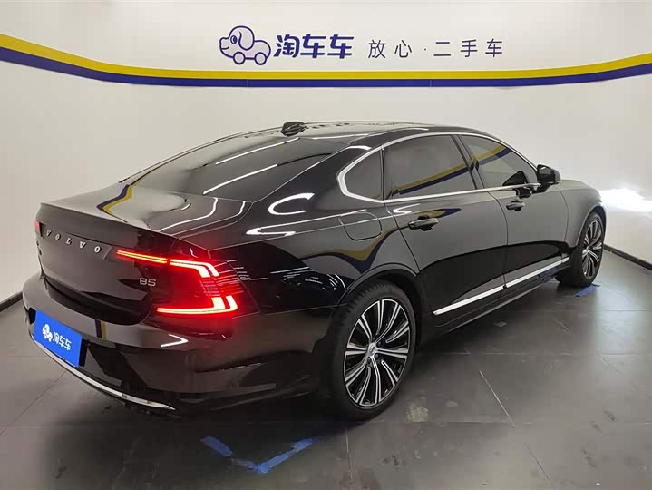 Фото 3 - Volvo S90