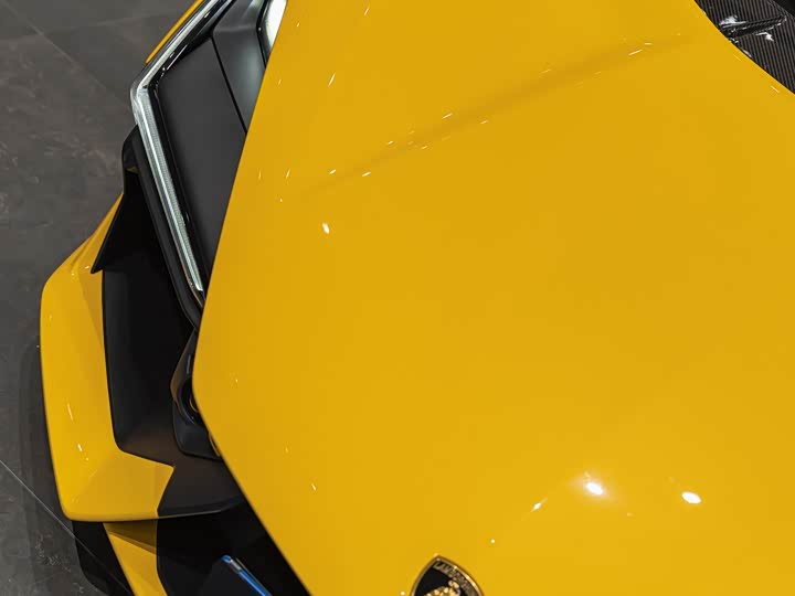 Фото 10 - Lamborghini Revuelto