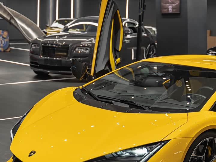 Фото 13 - Lamborghini Revuelto