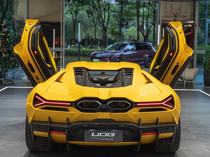 Фото 18 - Lamborghini Revuelto