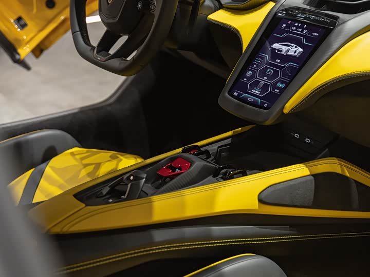 Фото 27 - Lamborghini Revuelto